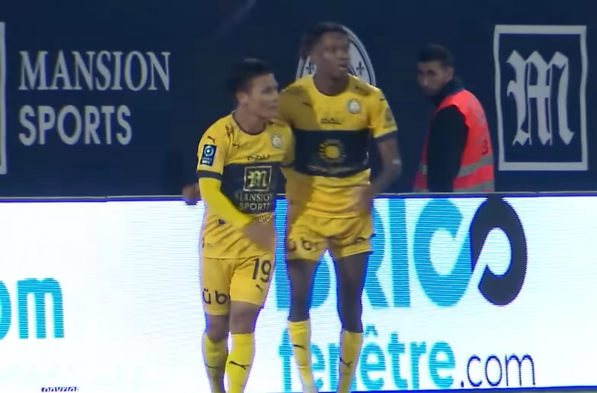 Người đầu tiên ăn mừng bàn thắng của Quang Hải nói lời xúc động tại Pau FC 202777