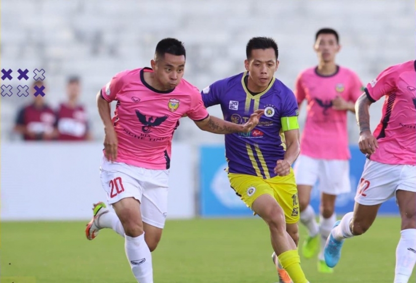 Hà Nội FC đứng trước cơ hội nâng cúp vô địch V-League trên sân nhà