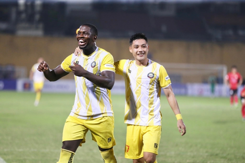 Trực tiếp CAHN 0-3 Thanh Hóa: 2 bàn trong 1 phút! 337814