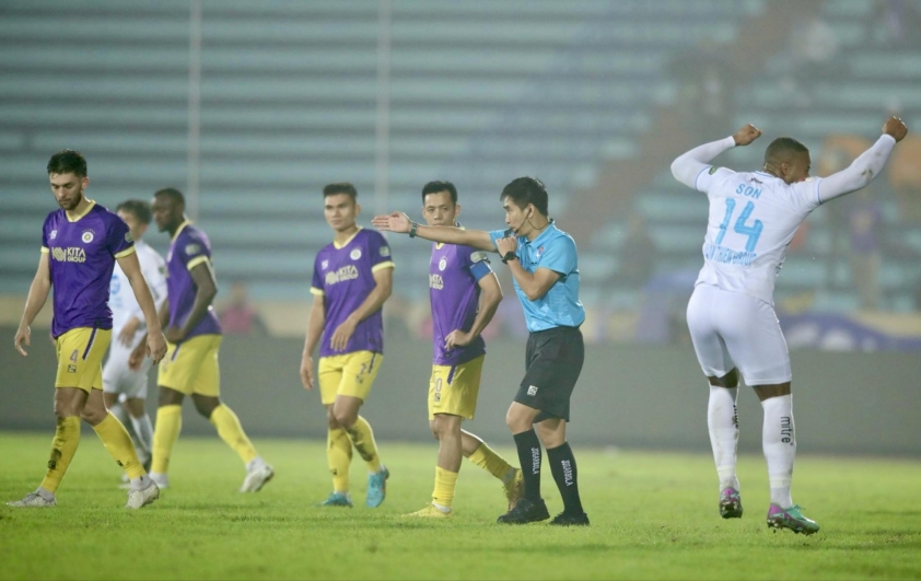 Trực tiếp Nam Định 1-0 Hà Nội FC: Văn Toàn ghi bàn cảm xúc! 413065