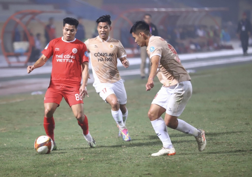 Trực tiếp Viettel 0-0 CAHN: Thế trận giằng co! 421349