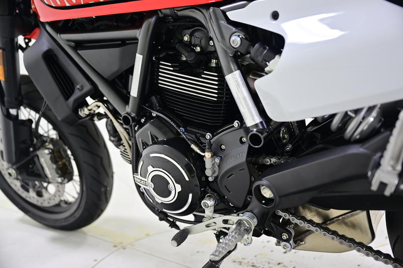 Động cơ Ducati Scrambler mạnh mẽ và khỏe khoắn