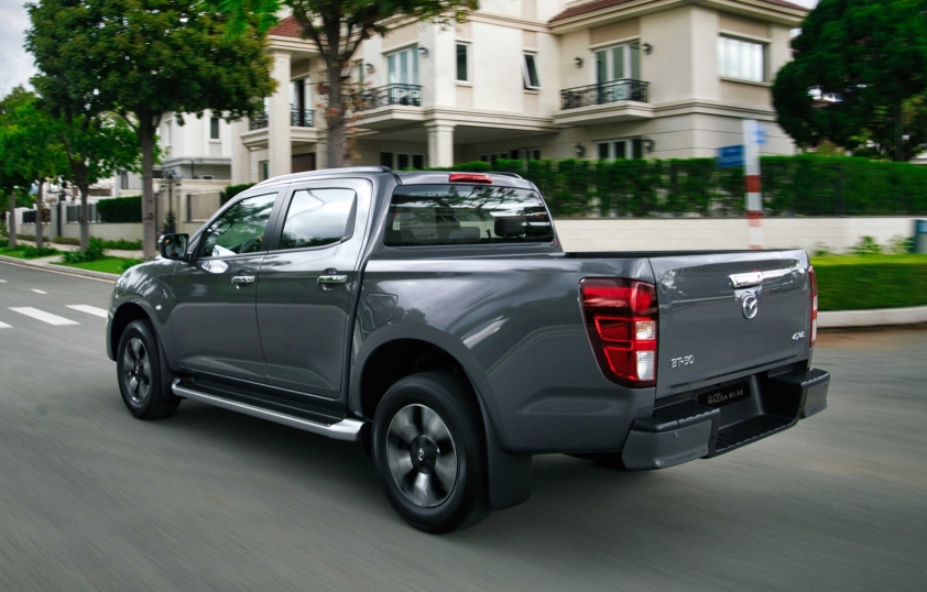 Đánh giá xe Mazda BT-50: Giá bán & thông số kỹ thuật 305573