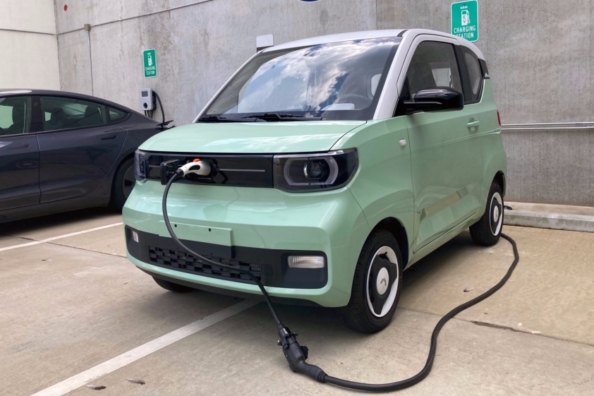 Chi phí nuôi xe Wuling Hongguang Mini EV: Rẻ hơn xe xăng 30%? 305993