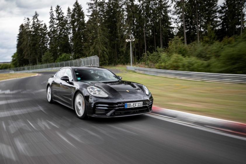 Giá xe Porsche Panamera 357546