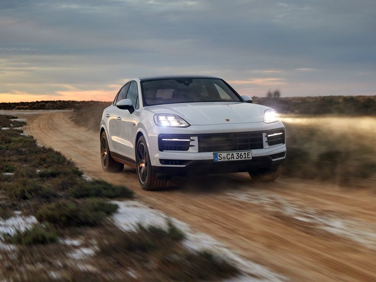Giá xe Porsche Cayenne 358231
