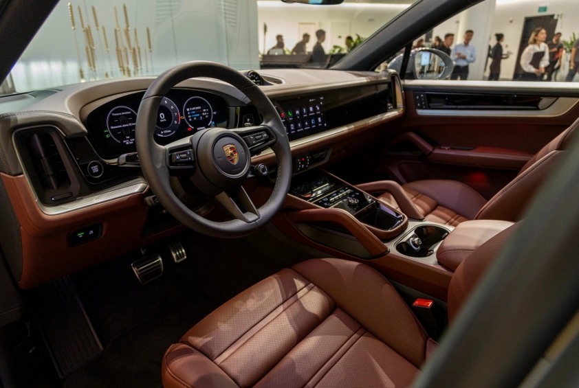 Giá xe Porsche Cayenne 358243