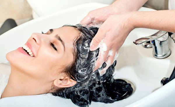 Cách gội đầu đúng cách cho nữ để có một mái tóc khỏe đẹp 377980