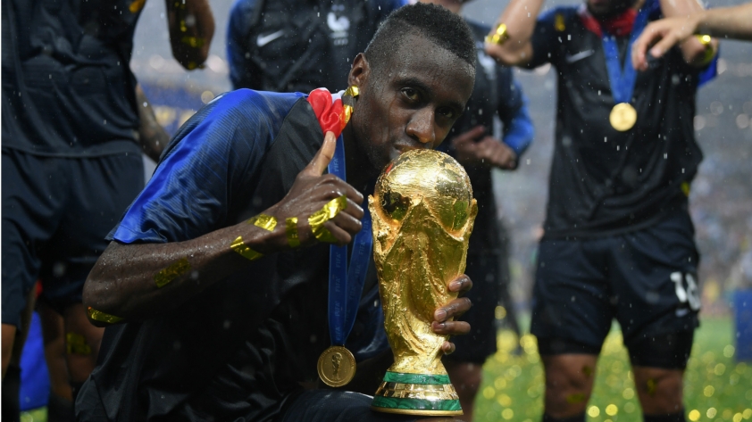 CHÍNH THỨC: Nhà vô địch World Cup tuyên bố giải nghệ 235544
