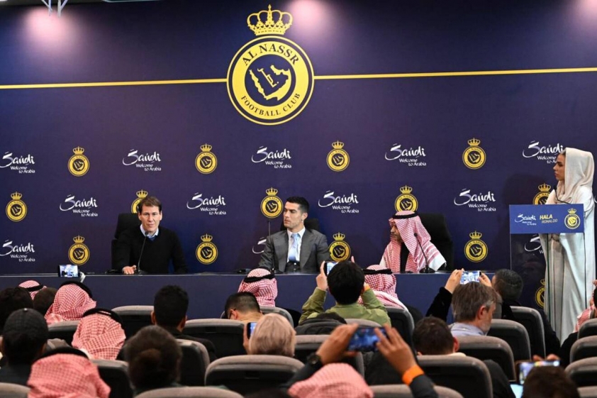 HLV Al Nassr: 'Thật vinh dự khi được làm thầy của Ronaldo' 239275