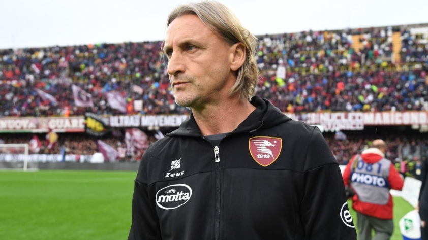 Độc lạ Italia: Đội bóng Serie A bổ nhiệm lại HLV mà mình vừa sa thải chưa đầy 48 giờ 243177