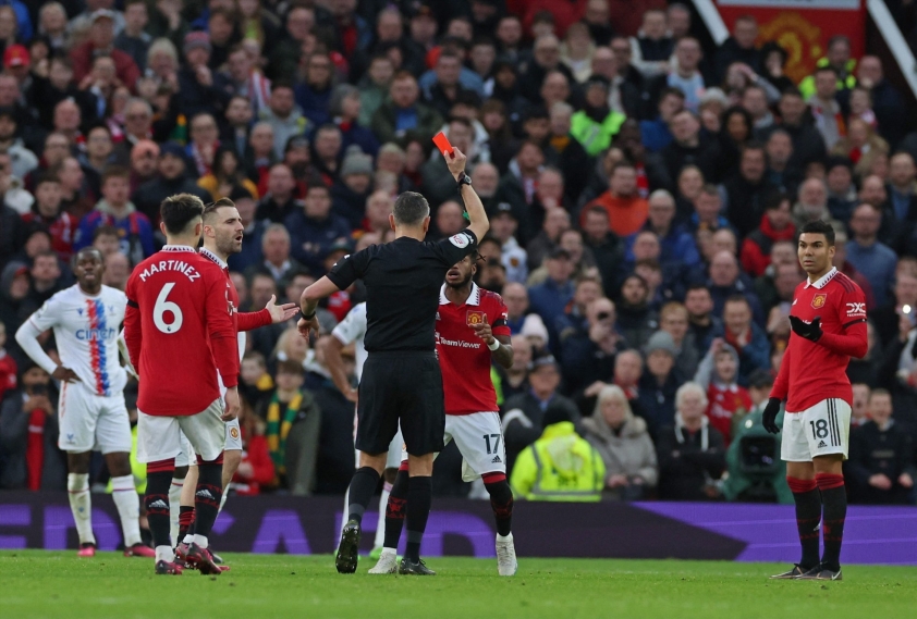 casemiro-red-card-1-1675679130.jpg