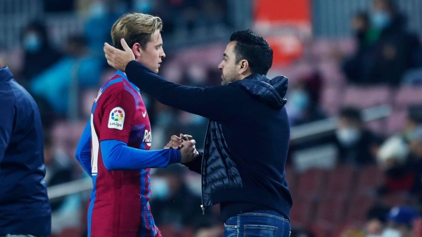 frenkie-de-jong-xavi-barcelona-1676517536.jpg