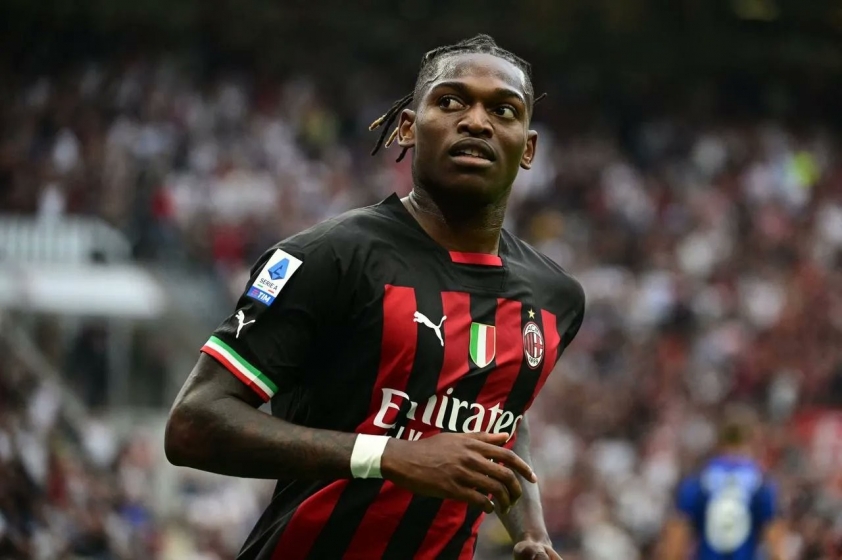 rafa-leao-milan-1679611330.jpg