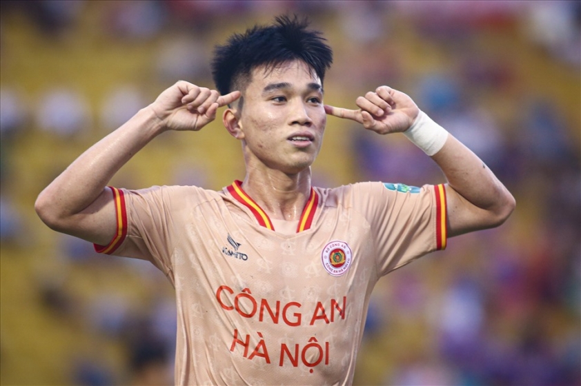 Thầy cũ Công Phượng tiết lộ lý do đội của Tiến Linh sa sút không tưởng 271177