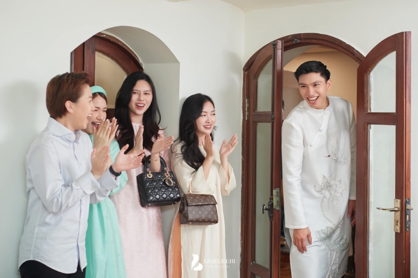 Chùm ảnh: Đoàn Văn Hậu mang sính lễ đến rước cô đâu Doãn Hải My 355054