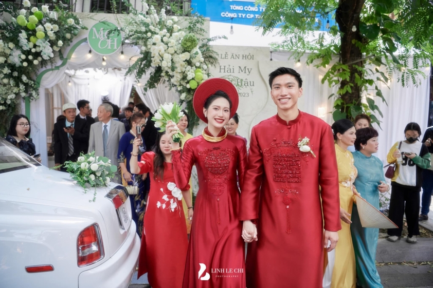 Chùm ảnh: Đoàn Văn Hậu mang sính lễ đến rước cô đâu Doãn Hải My 355064