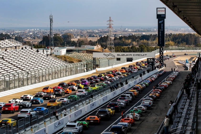 lamborghini-sets-world-record-in-japan-while-celebrating-the-brand-s-60th-anniversary-3-1677898869.jpg