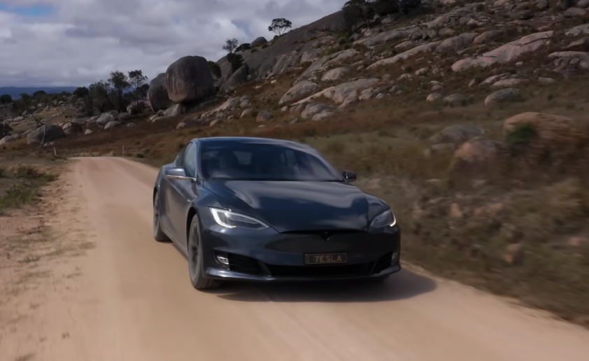 Chiếc Tesla Model S 2018 của Nigel Raynard