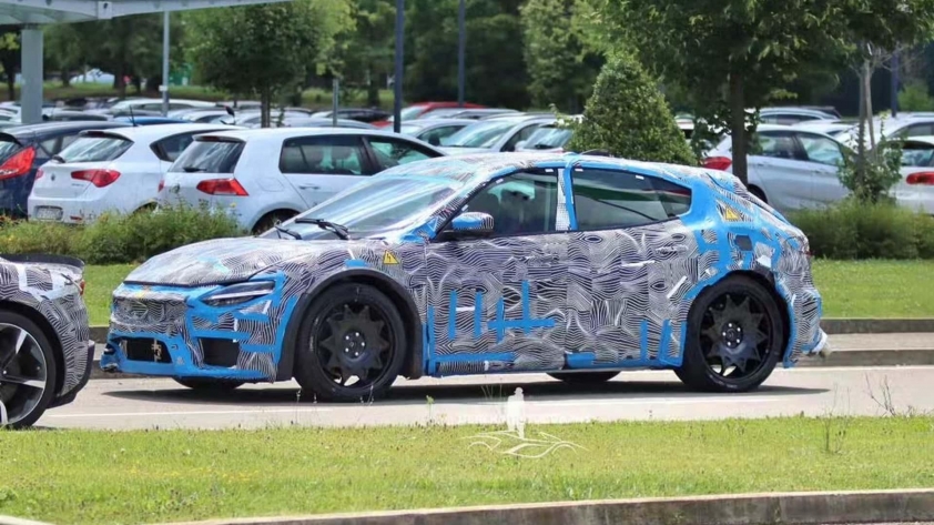 ferrari-ev-test-mule-spy-photo (1)-112920