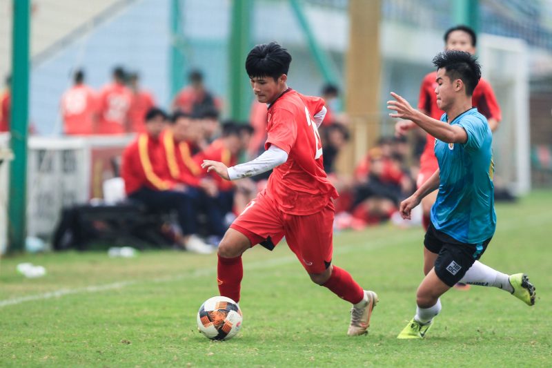 U17
