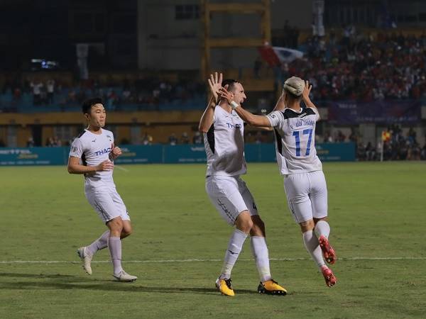 bong-da-viet-nam-toi-14-12-hagl-bat-ngo-giu-trung-ve-damir-memovic-o-lai