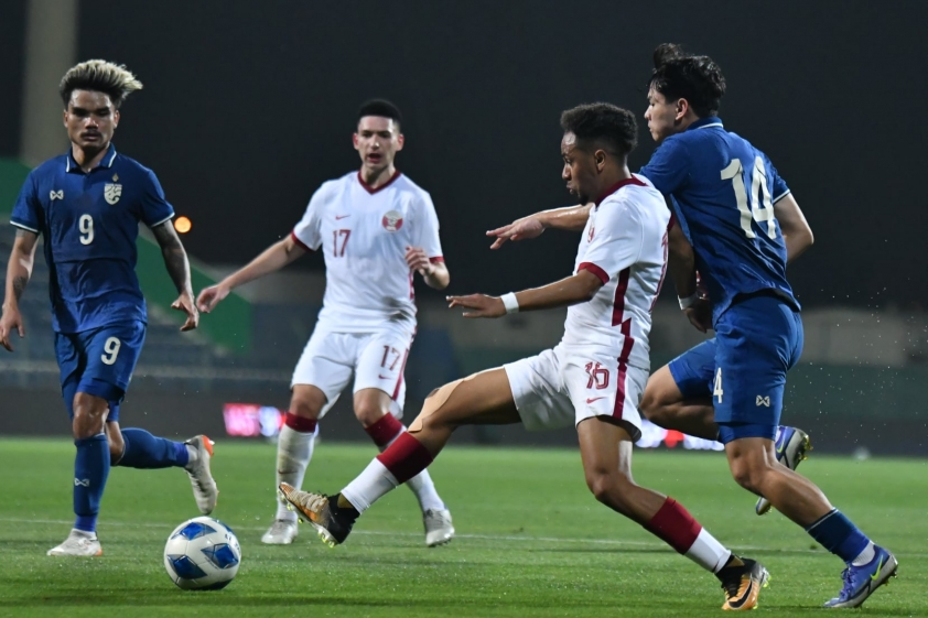 U23 Qatar giành thắng lợi 1-0 trước U23 Thái Lan, Nhật Bản có được trận thắng tổi thiểu trước Croatia