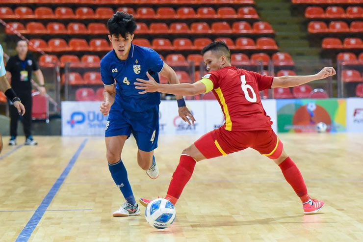 Video-bong-da-futsal-Viet-Nam---Thai-Lan-No-luc-het-minh-sao-sang-lap-cu-dup-Ban-ket-dong-Nam-a-a-2-1649420668-192-width740height493