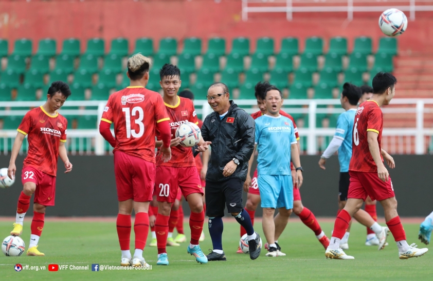 Truyền thông Singapore: 'ĐT Việt Nam mạnh hơn dưới bàn tay HLV Park' 190729