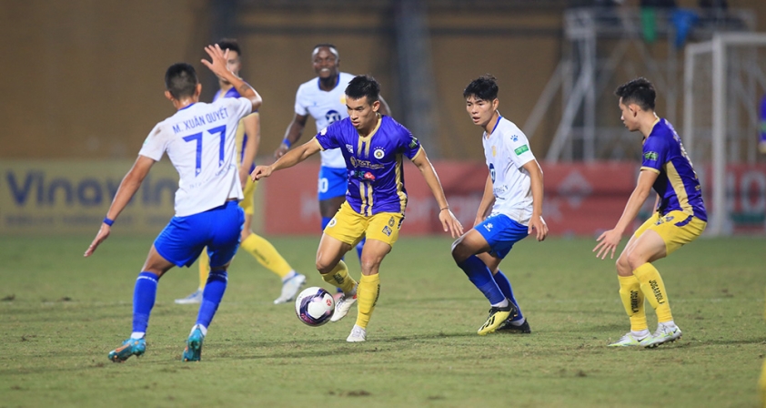 Cựu trợ lí HLV Park Hang Seo lạc quan về cuộc đua trụ hạng V-League 203462