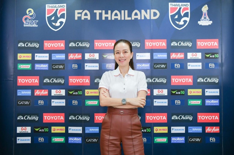 cuoc-song-cua-nu-dai-gia-xinh-dep-hua-thuong-lon-neu-thai-lan-vo-dich-aff-cupdocx-1640221320178