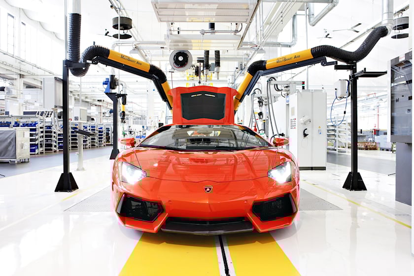 Khám ph nhà máy huyền thoại của thương hiệu Lamborghini 262353
