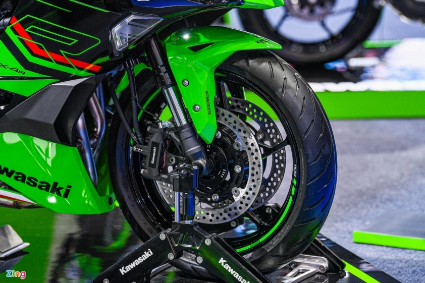 Cận cảnh Kawasaki ZX-4R vừa ra mắt tại Thái Lan, bản tiêu chuẩn giá hơn 9000 USD 262531