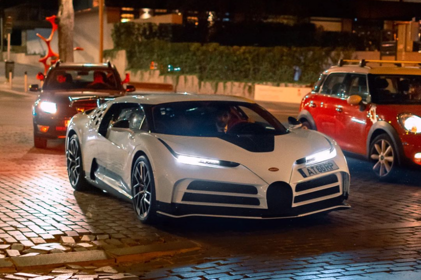 Cristiano Ronaldo lái siêu phẩm Bugatti Centodieci cực hiếm trên đường phố Madrid 263923