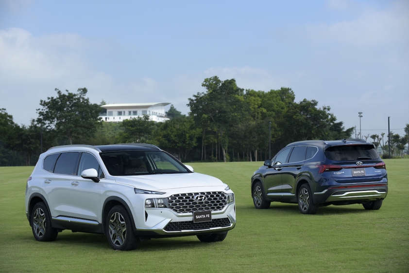 Hyundai SantaFe giảm sâu, ưu đãi lên tới 185 triệu, khách từng mua kèm lạc tiếc hùi hụi 265480