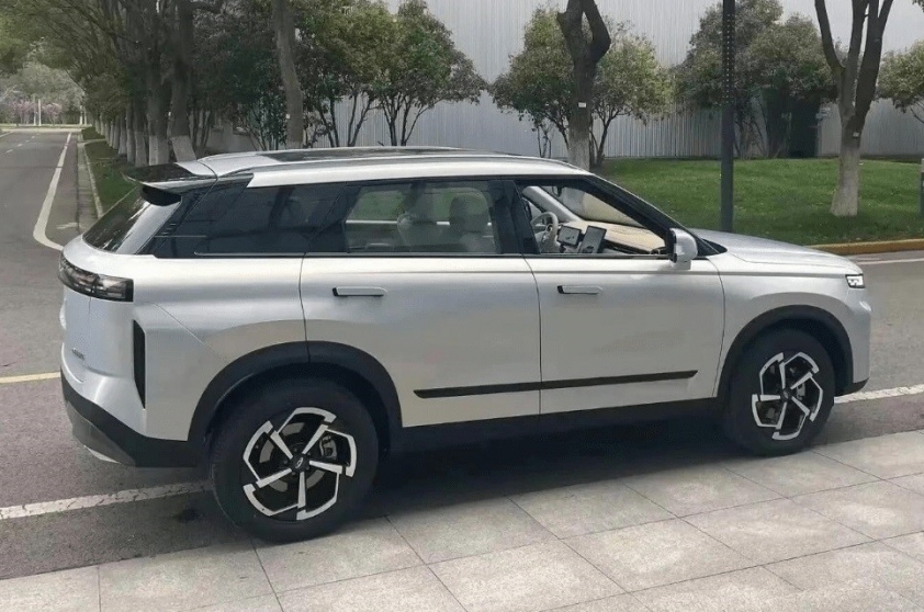 Jaecoo 7 - mẫu SUV Trung Quốc mới sắp về Việt Nam, tham vọng đấu Hyundai Creta, Kia Seltos 269395
