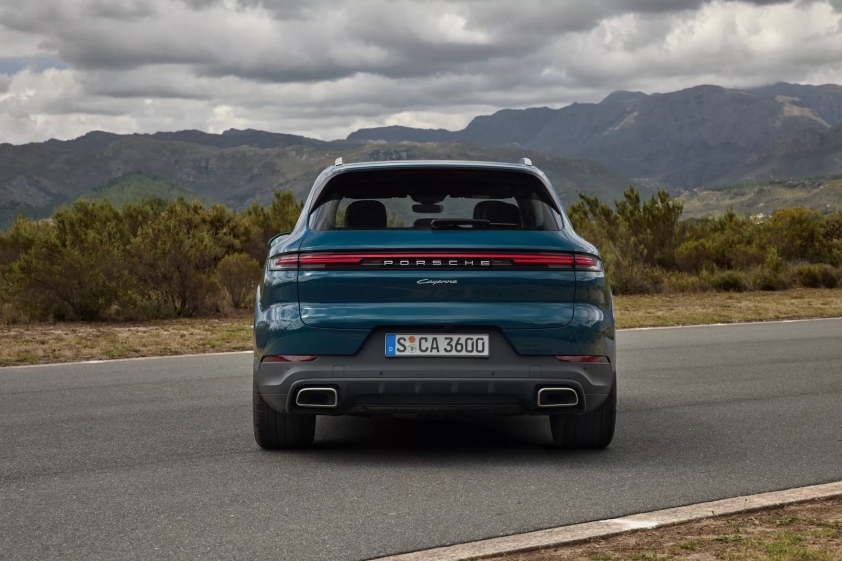 Chiêm ngưỡng Porsche Cayenne 2024 vừa ra mắt: Cải thiện hiệu suất, giá bán tăng 270737