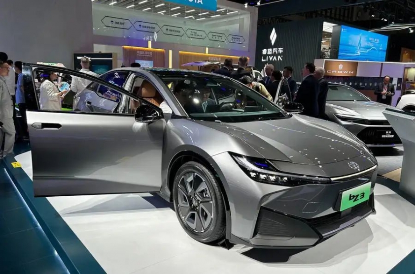 Xe “xanh” lên ngôi tại Triển lãm Công nghiệp ô tô quốc tế Thượng Hải 2023 271104