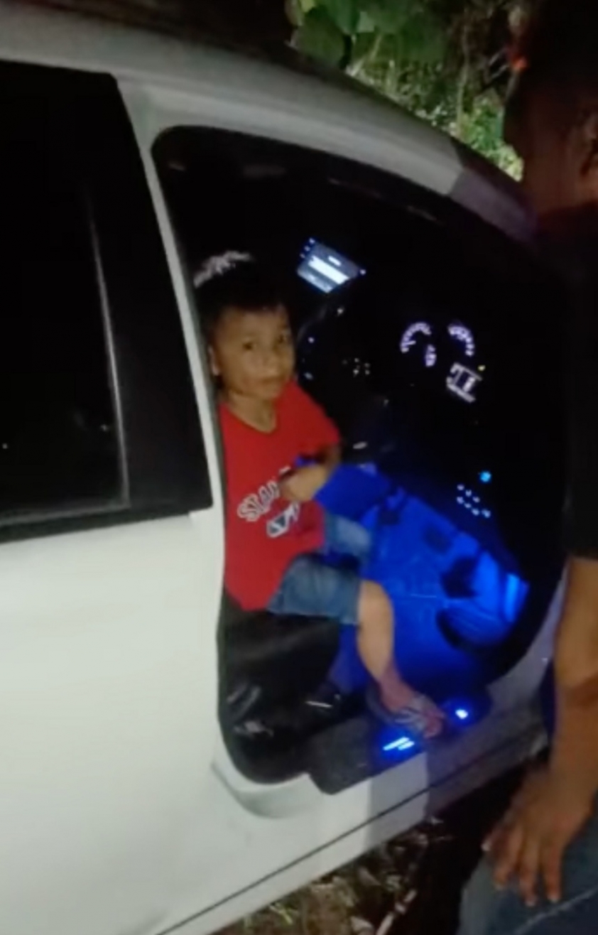 hai_anh_em_6_tuoi_lai_vios_gay_tai_nan_4