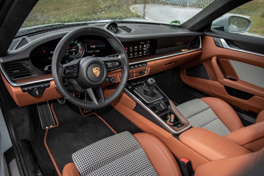 Cường Đô La “đập hộp” Porsche 911 Sport Classic: Chỉ hơn 1.000 chiếc được sản xuất, giá đắt nhất dải sản phẩm của hãng 292080