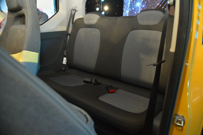 Giá bán, TSKT và đánh giá Wuling Hongguang Mini EV 298132