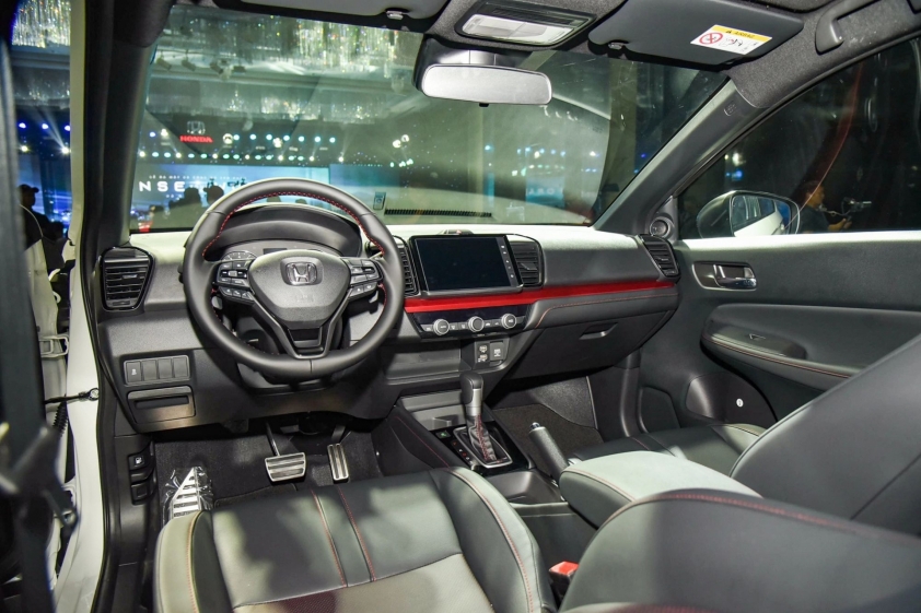 Honda City 2023 vừa ra mắt Việt Nam sở hữu điều gì đặc biệt khiến giá bán tăng nhẹ? 299208