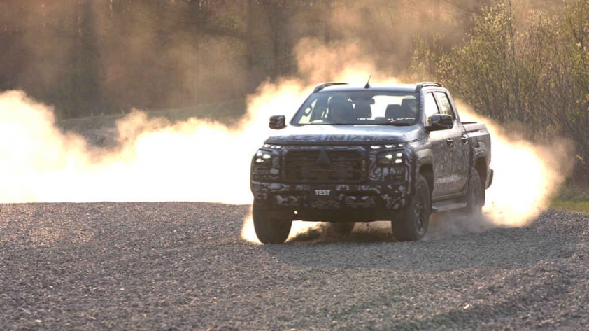 2024_mitsubishi_triton_00