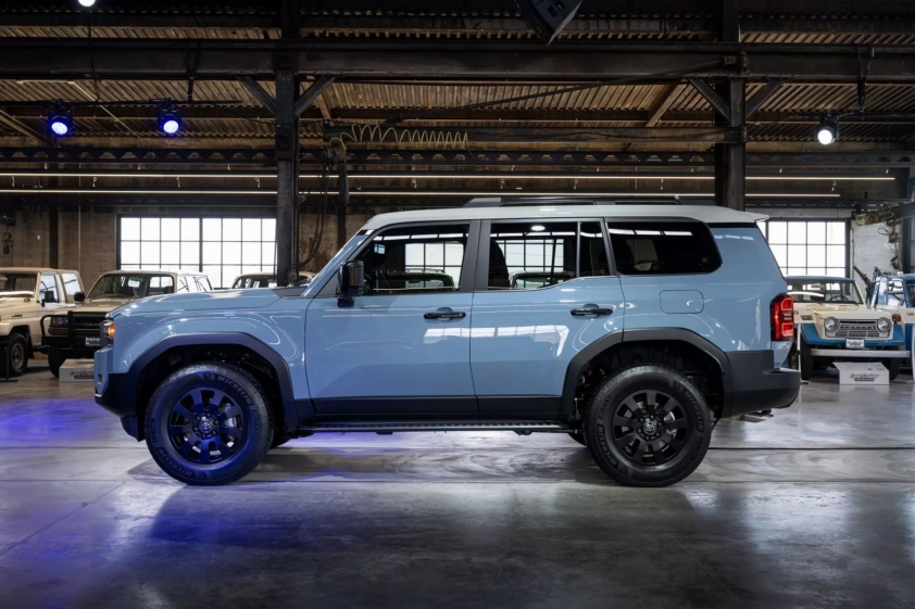 Xe chủ tịch Toyota Land Cruiser 2024 ra mắt: Thiết kế cổ điển, giá bán giảm khó tin 310253