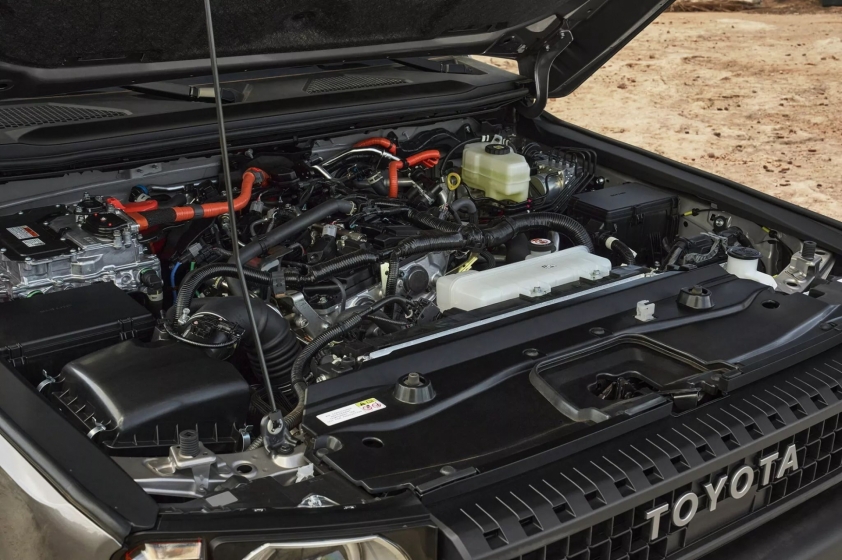 Xe chủ tịch Toyota Land Cruiser 2024 ra mắt: Thiết kế cổ điển, giá bán giảm khó tin 310263