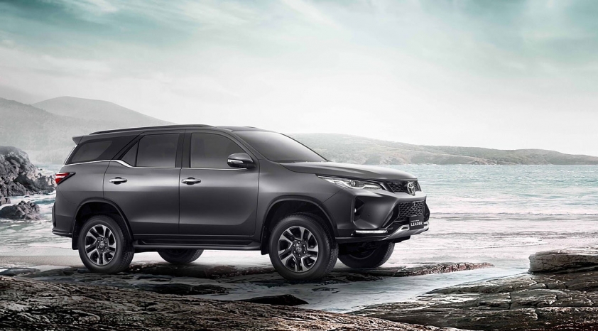 Toyota Fortuner 2023 ra mắt: Nâng cấp trang bị, giá bán tăng nhẹ 310717