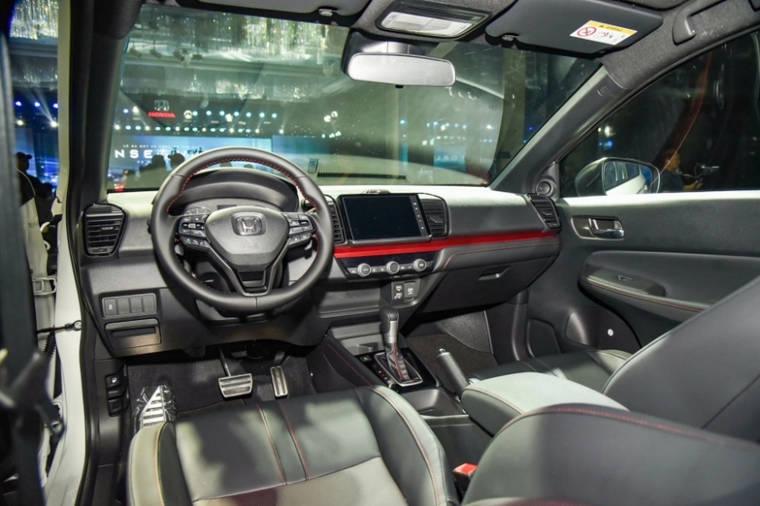 honda-city-2023-vua-ra-mat-viet-nam-so-huu-dieu-gi-dac-biet-khien-gia-ban-tang-nhe-299208 (1)