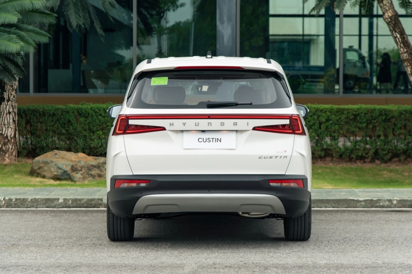Hyundai Custin hoàn toàn mới ra mắt Việt Nam, giá từ 850 triệu đồng đấu Toyota Innova 327330
