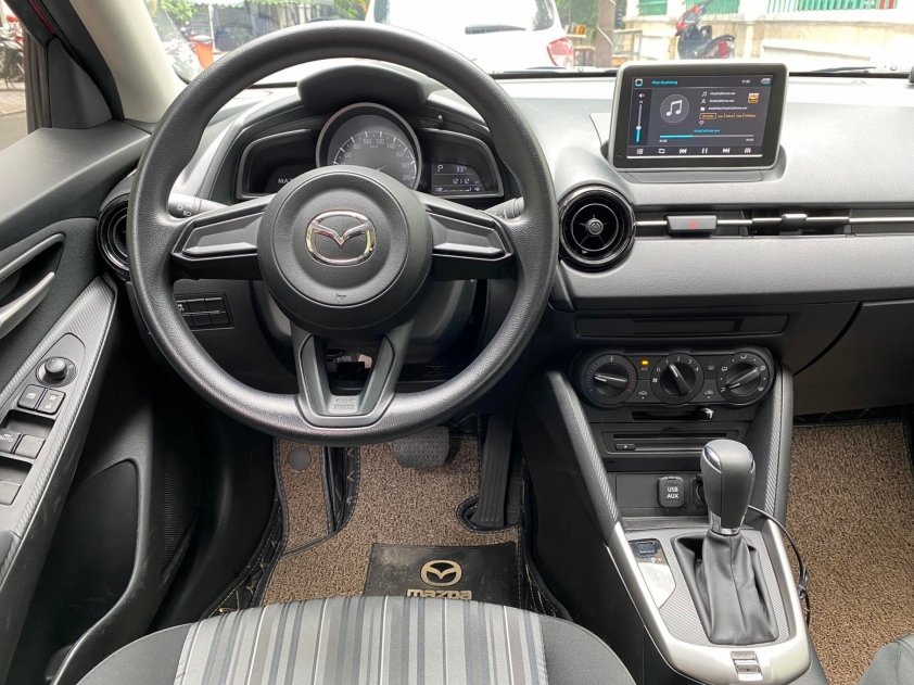 So sánh các phiên bản của Mazda2 333875