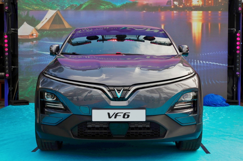 VinFast VF 6 chính thức ra mắt, giá bán từ 675 triệu đồng đấu Seltos, Yaris Cross 334611